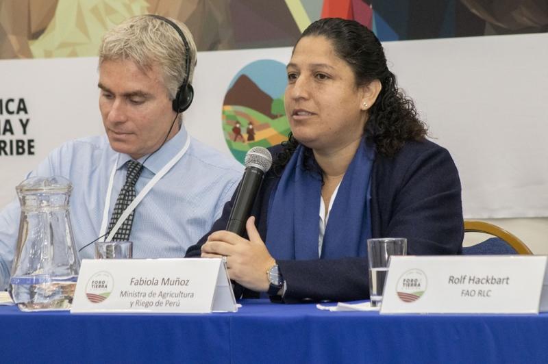 Brechas sociales limitan acceso de las mujeres a titulación de sus tierras