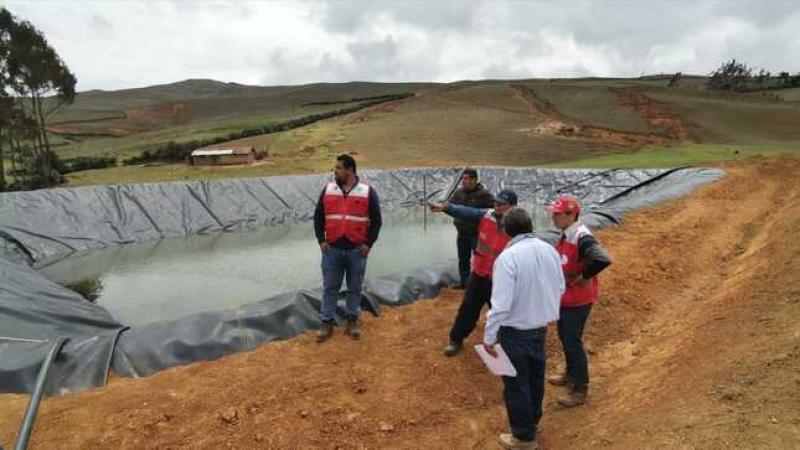 Declaran de interés nacional y necesidad pública el desarrollo de acciones y proyectos para atender el déficit hídrico en el sector agrario