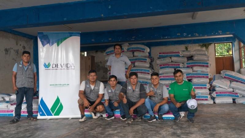 Devida entrega más de 65 mil kilos de alimentos para peces amazónicos en Ucayali