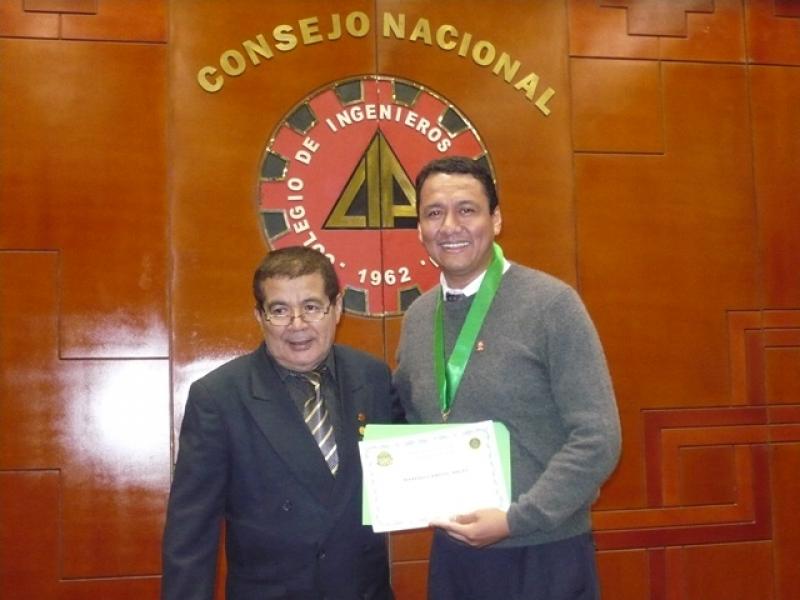 DIRECTOR DE AGRARIA.PE RECIBE IMPORTANTE RECONOCIMIENTO  