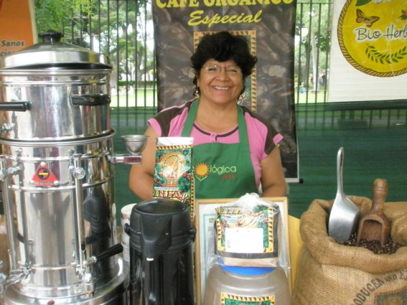 EL CAFÉ CRECE JUNTO A LOS PEQUEÑOS AGRICULTORES