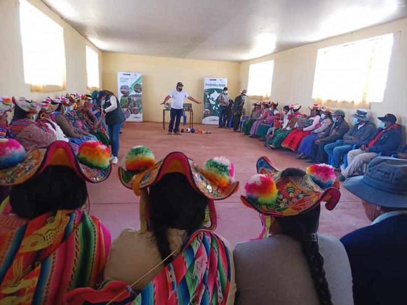 INIA capacita a agricultores de Churicanchi en cuidado de la calidad de suelos agrarios