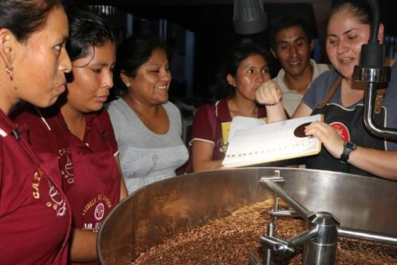 Junín: Capacitan en tostado de cafés especiales a productores de Satipo