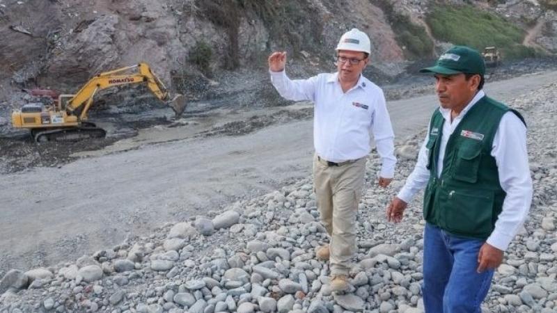 Limpieza y descolmatación del malecón Lurín registra 70 % de avance