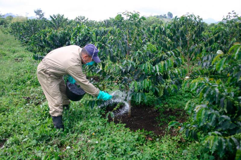 Segmento de abonos, nutrientes agrícolas y maquinaria de industria alimentaria con potencial para retomar actividades