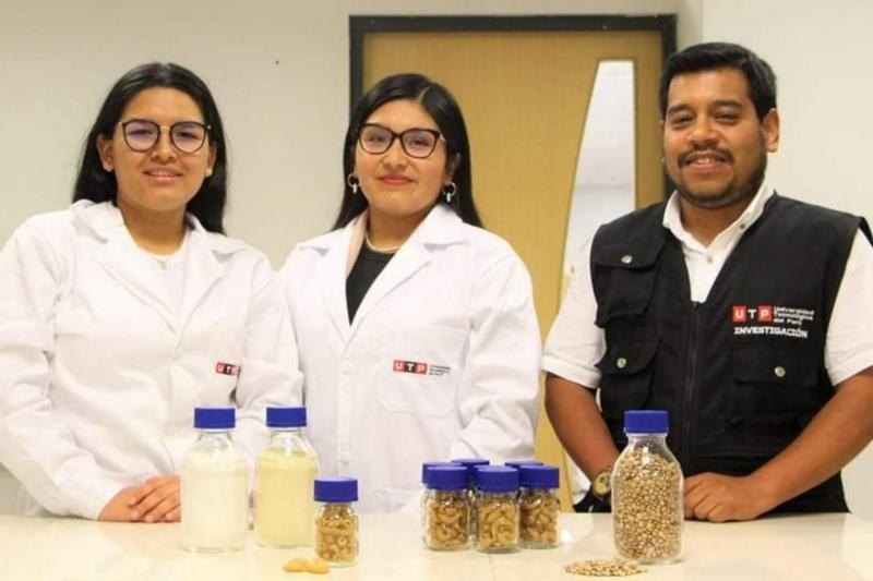 Universitarias de Chiclayo elaboran fideos a base de residuos de frijol de palo