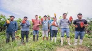 Devida entrega equipamiento menor a cooperativa agraria de Codo del Pozuzo