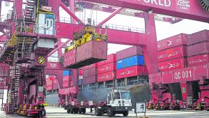 DP World anuncia millonarias inversiones en sus terminales portuarias en Perú y Ecuador para mejorar la capacidad y la eficiencia operativa