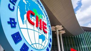 Frutas, granos andinos y suplementos alimenticios destacaron en la CIIE 2025