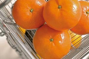 Mandarina peruana se promociona en importantes supermercados de Japón