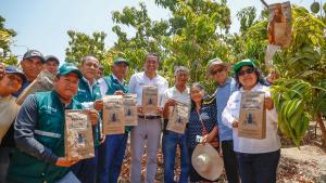 Midagri inauguró moderno centro para el control y erradicación de la plaga mosca de la fruta en Piura